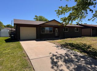 518 N Cedar St, Hoisington, KS 67544