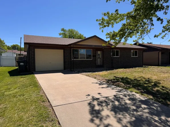 518 N Cedar St, Hoisington, KS 67544