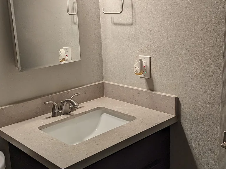 2326 E Pinchot Ave #5 — Photo 6