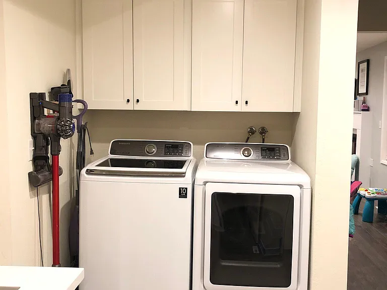 laundry/mud room