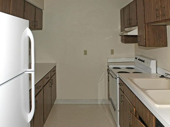 4th image of 5801 Enterprise Dr APT A6