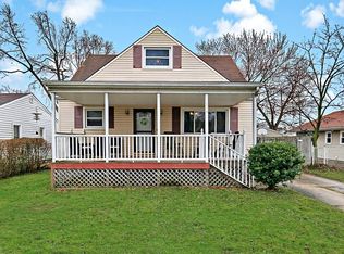374 Waverly Rd, Eastlake, OH 44095