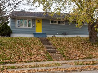 2005 Jeffrey Dr, Dubuque, IA 52001