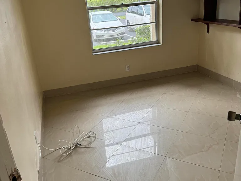 9921 Three Lakes Cir #9921 — Photo 21