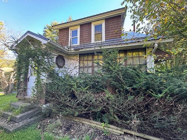 1st image of 840 Jackson Ave
