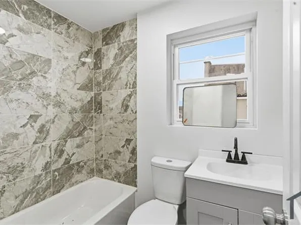 6320 Vine St, Philadelphia, PA