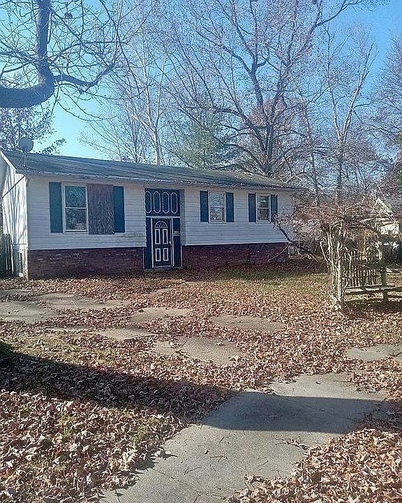 1st image of 308 S Plover Dr