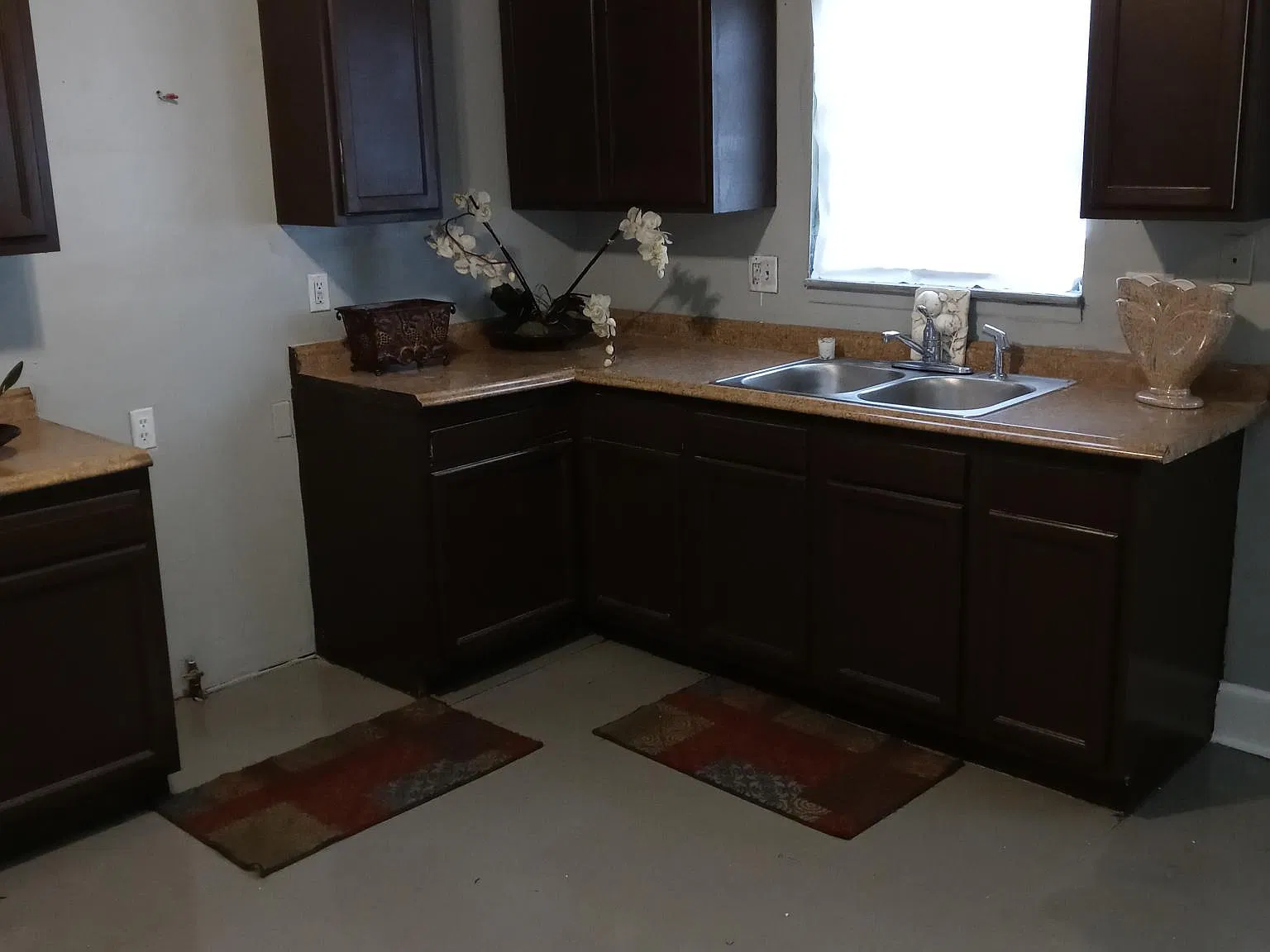 3 bed, 934 sqft, $1,200 — Photo 2