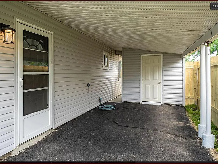 2164 Laurelwood Dr — Photo 15