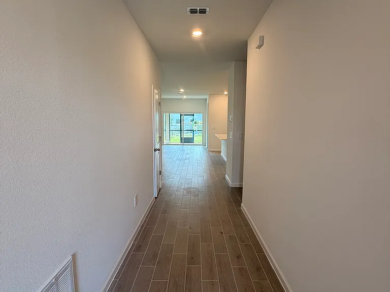 8792 SW 69th Ter — Photo 3