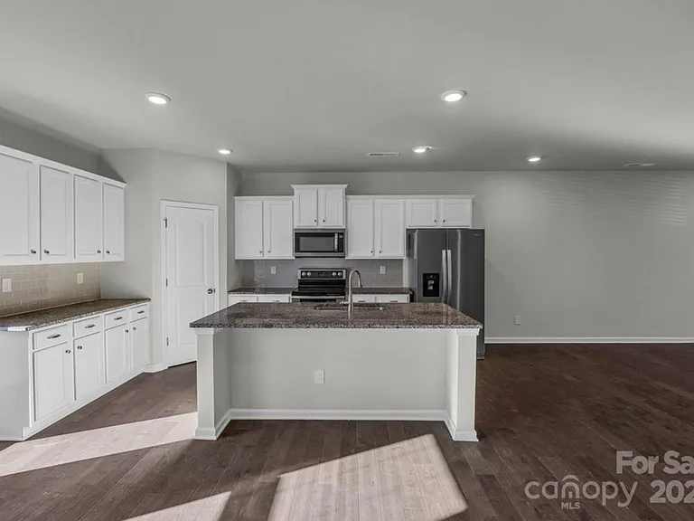 638 Sagecroft Ln #43 — Photo 7