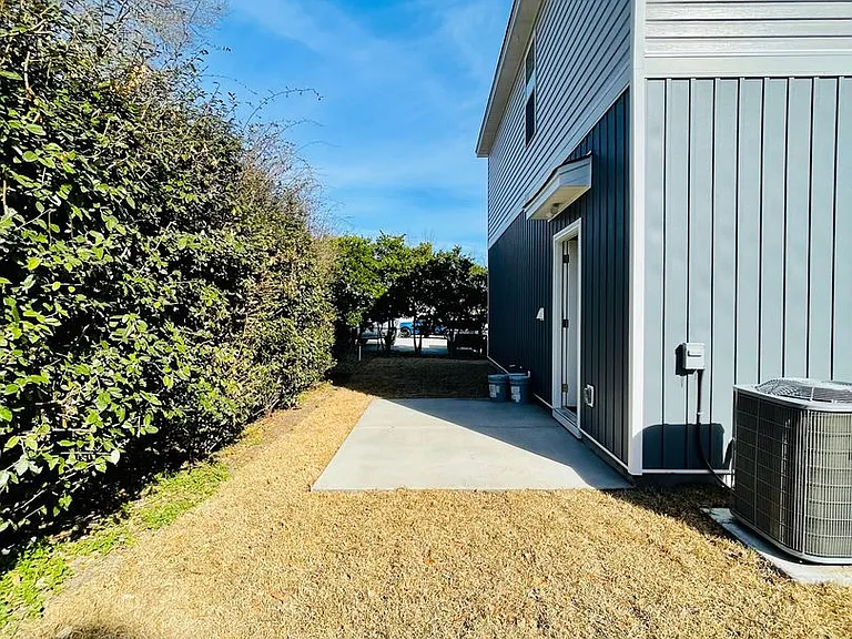 619 12th Ave — Photo 14