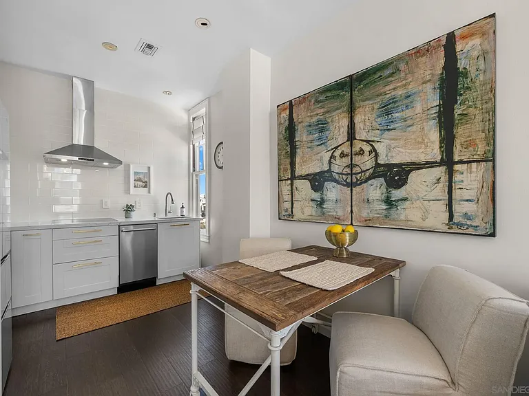 702 Ash St #803 — Photo 5