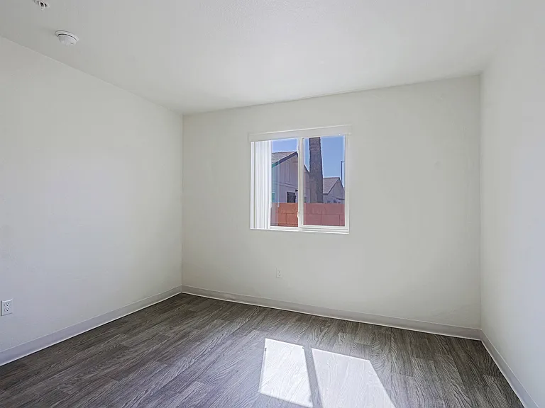 Cinnabar Square — Photo 17