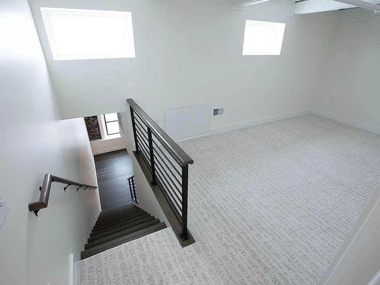 411 W Portage Ave #7 — Photo 11