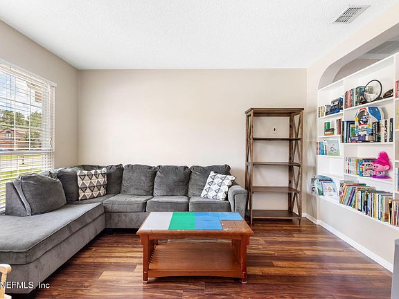 3rd image of 712 RED CEDAR Court