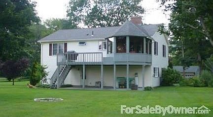 Back of House : Three Season Room and Deck