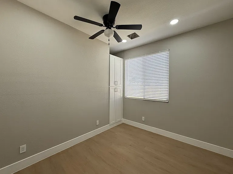 1786 Linn Way #1786 — Photo 9