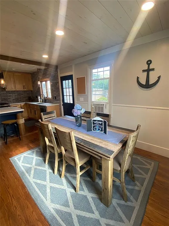 4 bed, 1536 sqft, $3,500 — Photo 2