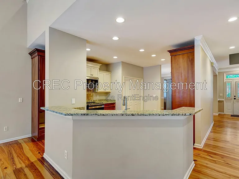 1071 Barfield St — Photo 15