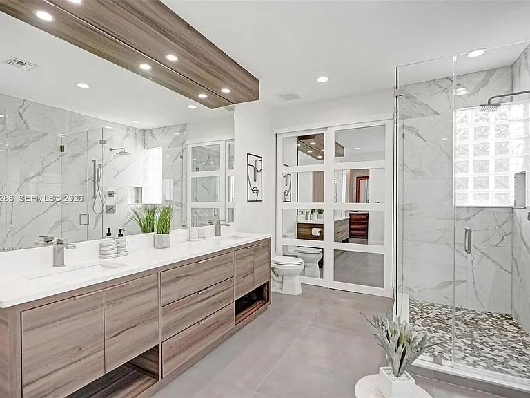 453 SW 5th Ave — Photo 53
