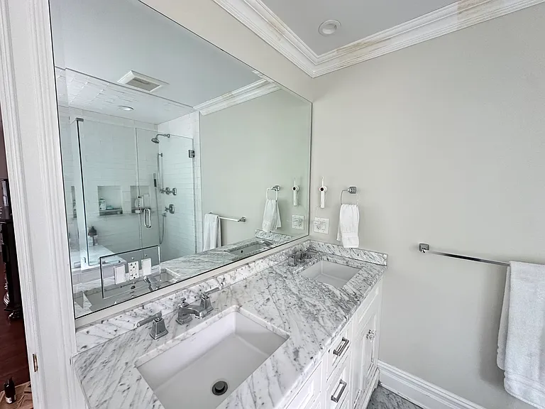 Glen Hollow Dr — Photo 11