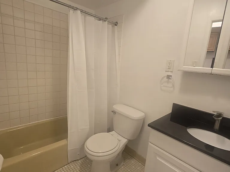 31-28 29th St #4F — Photo 8