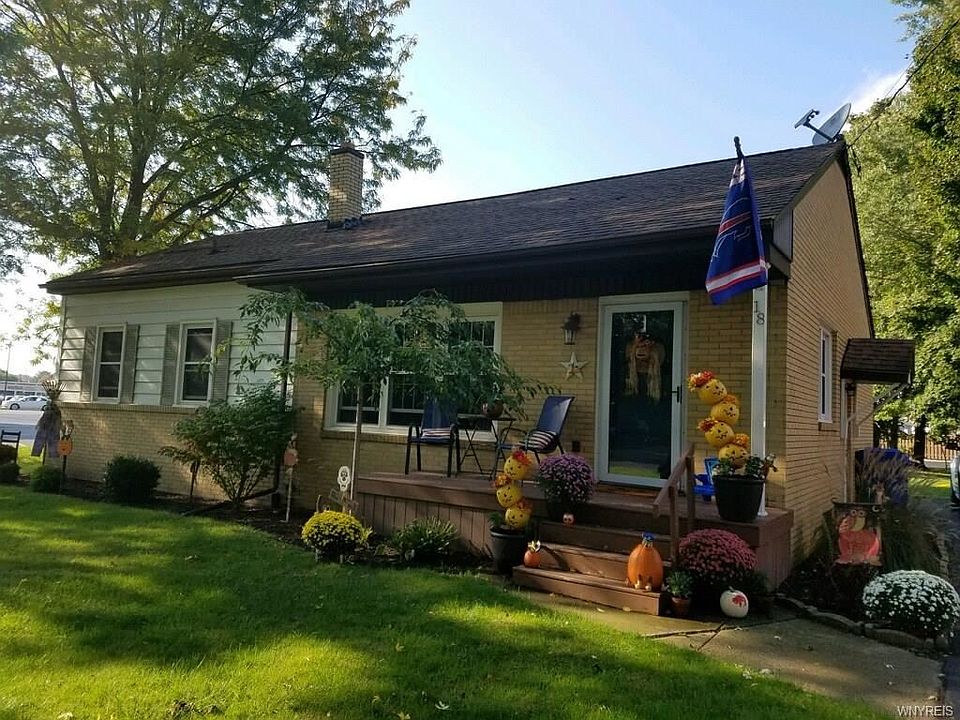 1st image of 18 Willowdale Dr