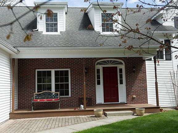2nd image of 18 Hattie Ln