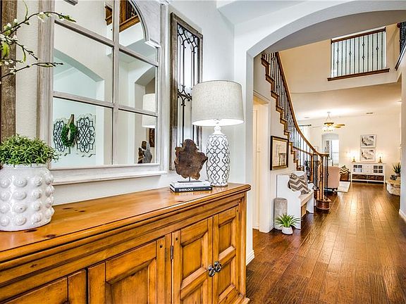 3rd image of 1275 Aubrey Ln