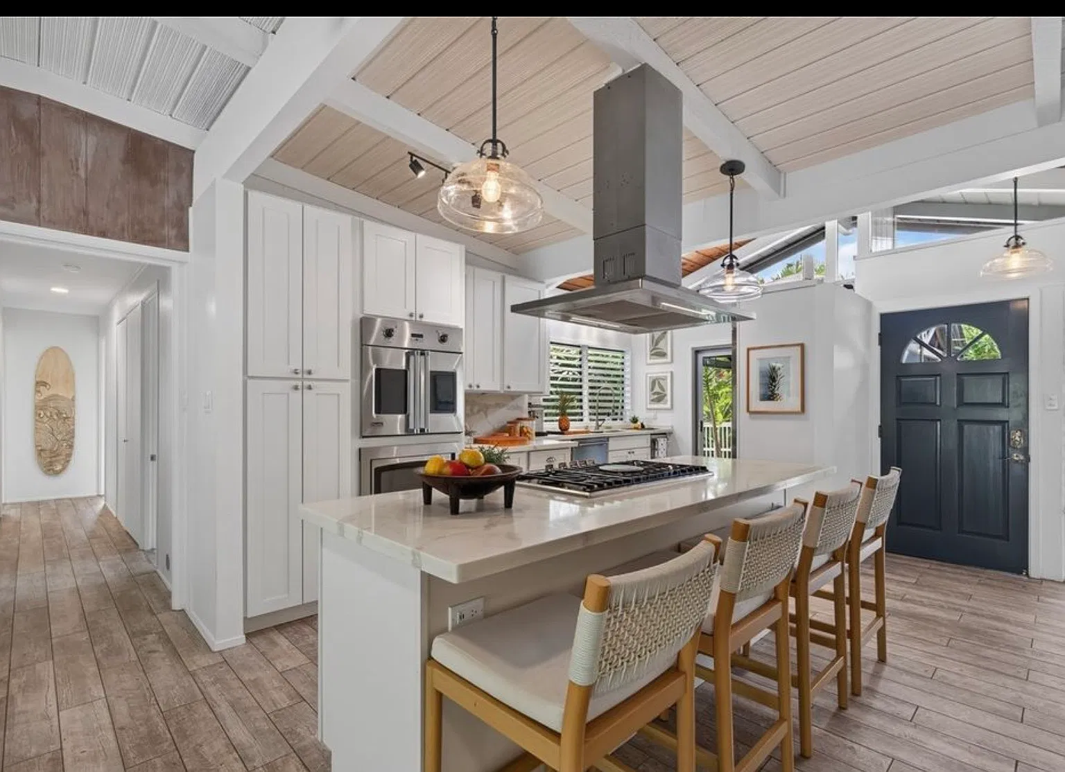 4 bed, 2422 sqft, $7,900 — Photo 3