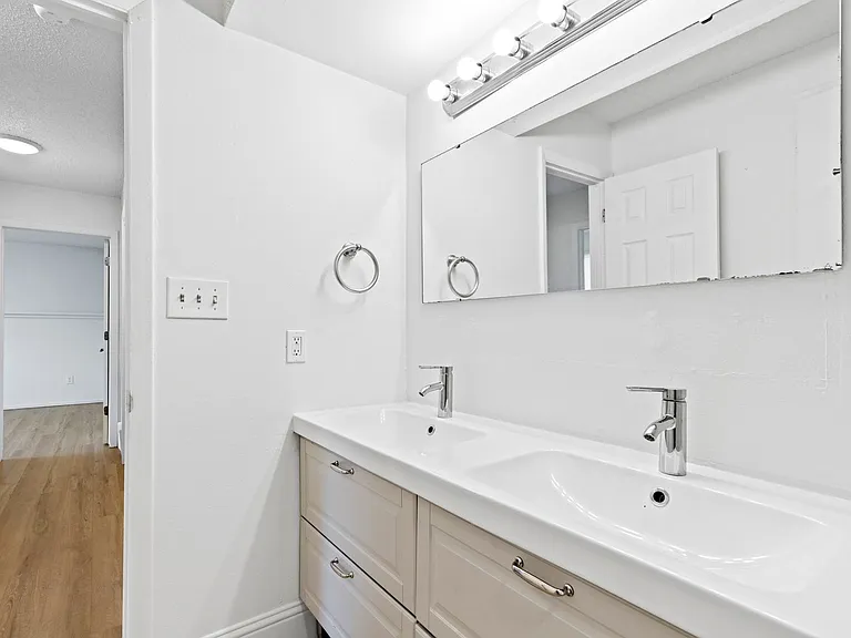 1328 S Coffman St — Photo 9