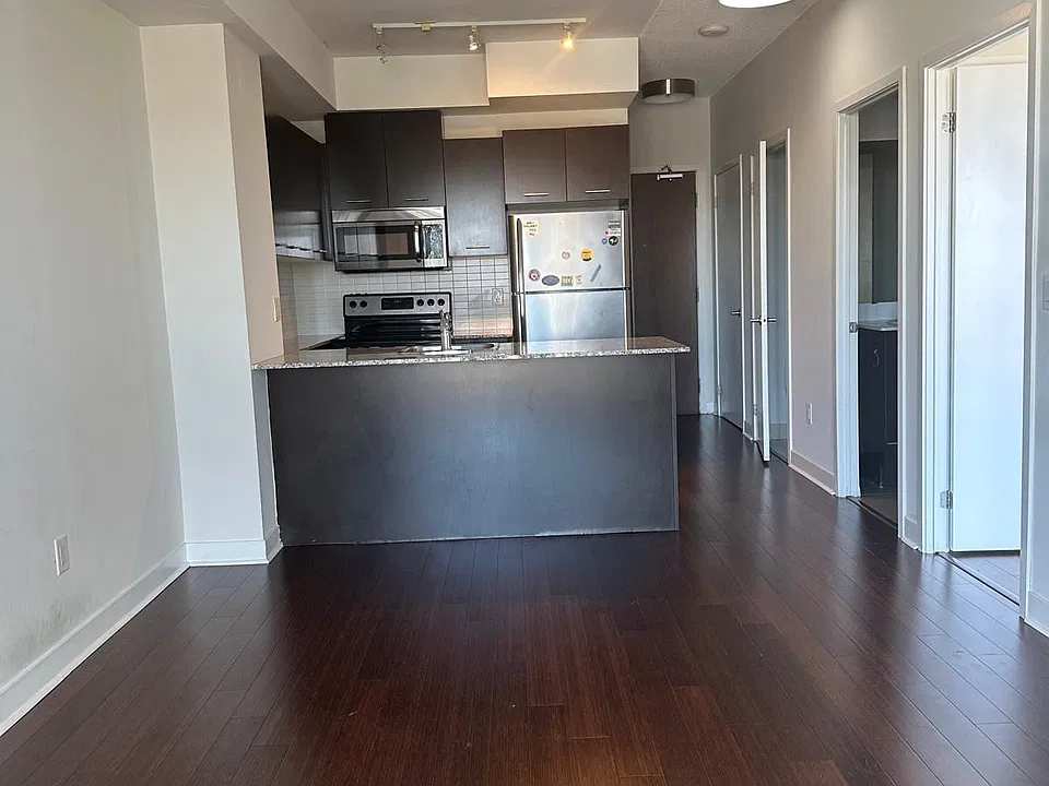 360 Square One Dr #1810
