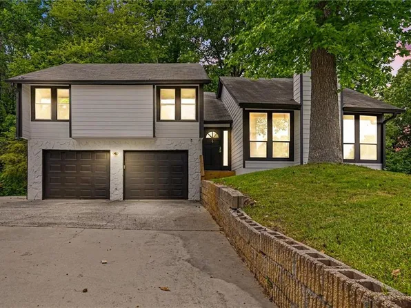 1030 Chapman Ln, Stone Mountain, GA 30088