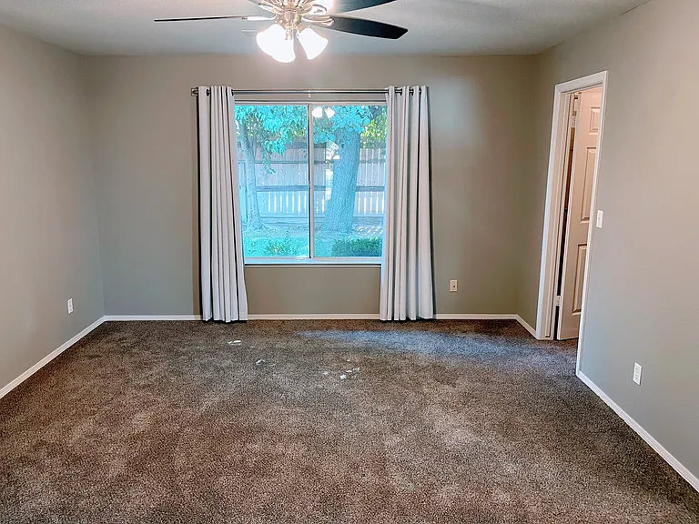 3404 N Forestiere Ave — Photo 8