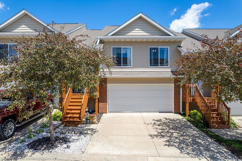 1896 Goose Lake Cir - Property Image