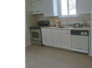 555 Maple St, Warminster, PA 18974