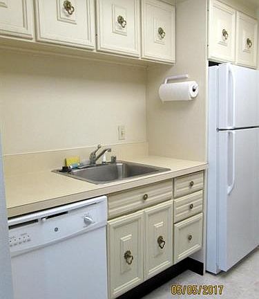 3rd image of 3600 Gleneagles Dr #7-2B