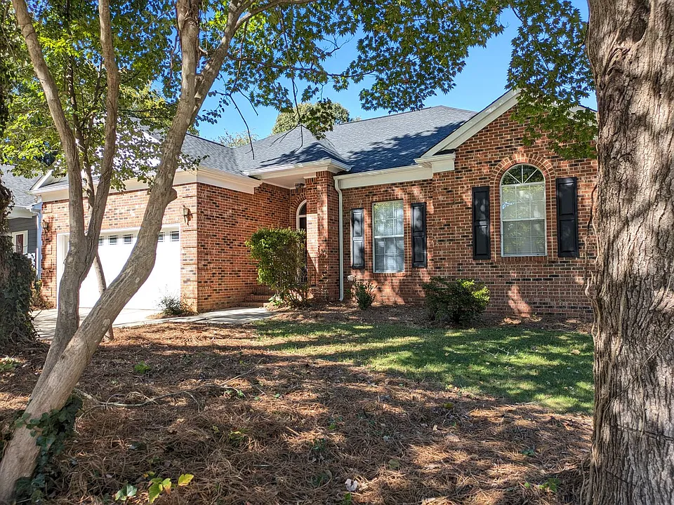 150 Ashford Hollow Ln