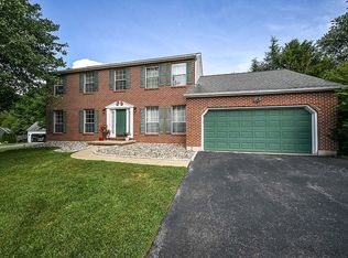 108 Whitney Dr, Avondale, PA 19311