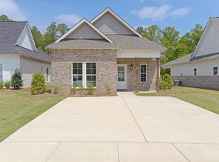 357 Shiloh Creek Dr, Calera, AL 35040