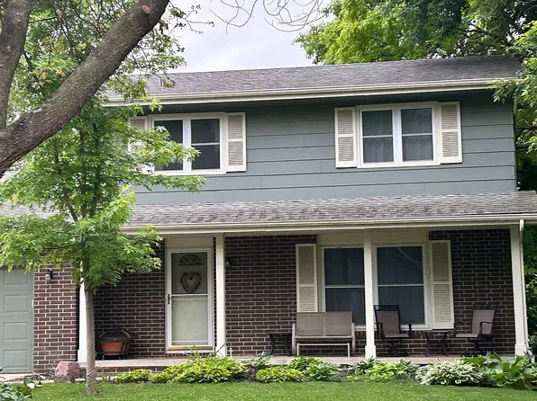 4206 Western Hills Dr, West Des Moines, IA 50265