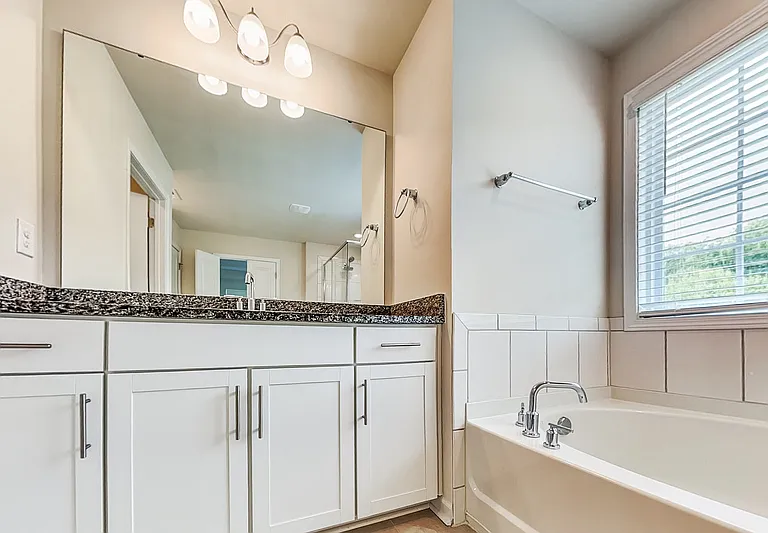 5301 Ennisworth Ln — Photo 11