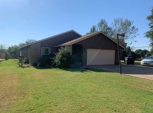 2405 Franklin Dr, Enid, OK 73703