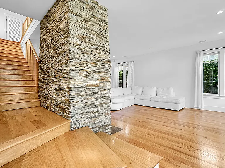 44 Sunset Ave — Photo 22