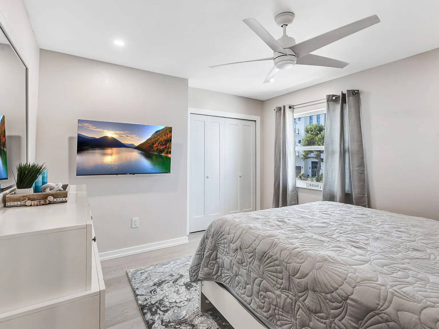 2 bed, 884 sqft, $4,250 — Photo 3