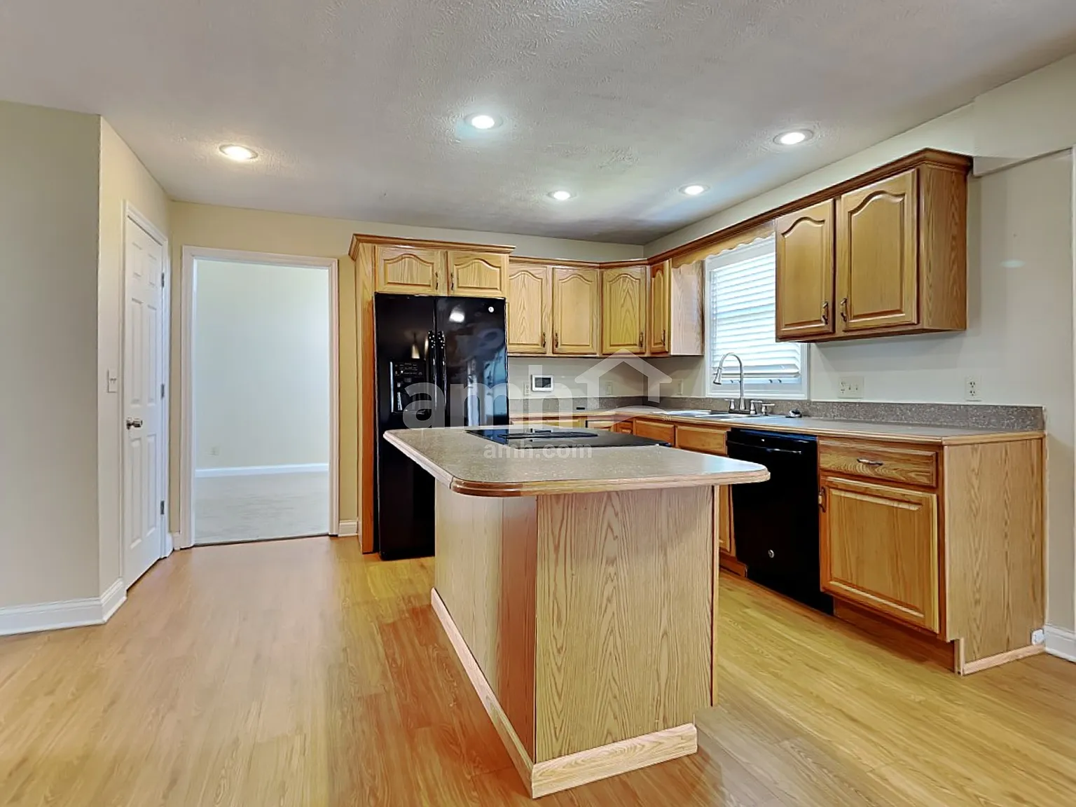 4 bed, 3.5 bath, 2698 sqft, $2,715 — Photo 3