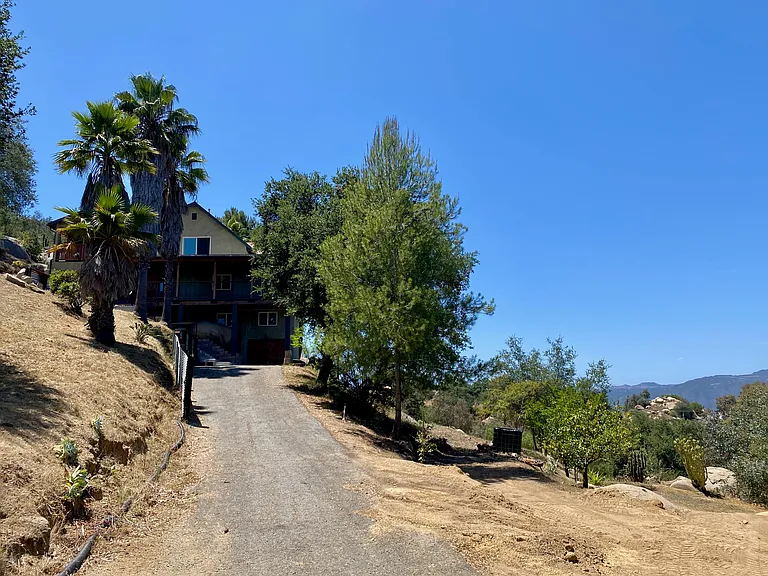 2761 Joan Ln — Photo 3