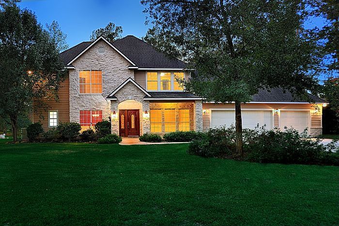 1st image of 8911 Scenic Green Dr