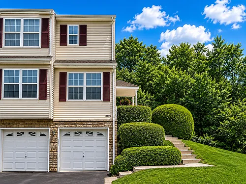 2402 Rockledge Ct Photo 1